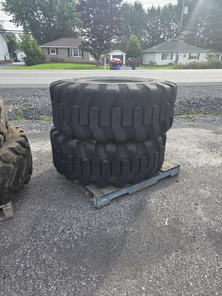 NEW Set of 4 TITAN Loader Tires – 20.5 x 25