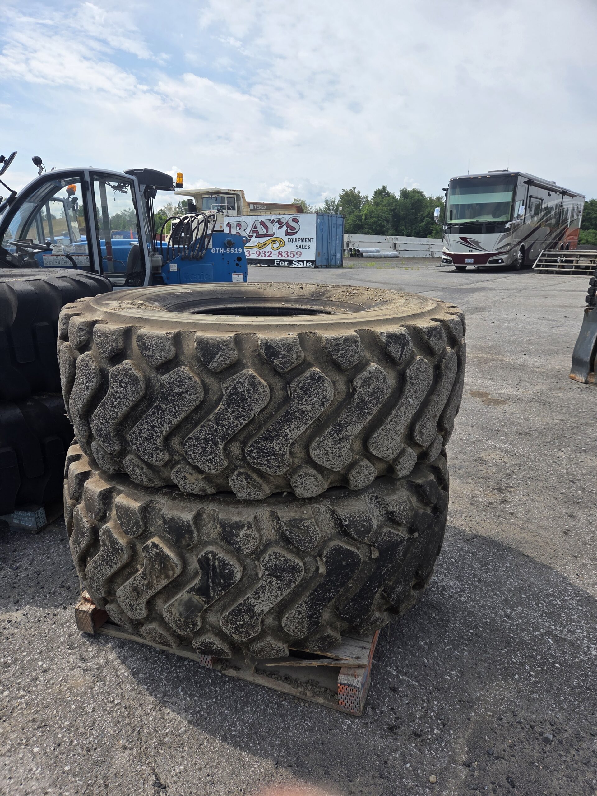 Used set of 2 Michelin XHA2 Loader tires